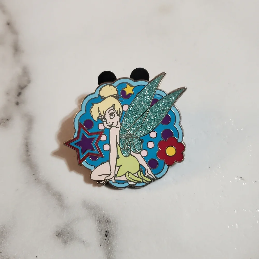 Tinker Bell Kneeling in Stars & Flower Disney Pin